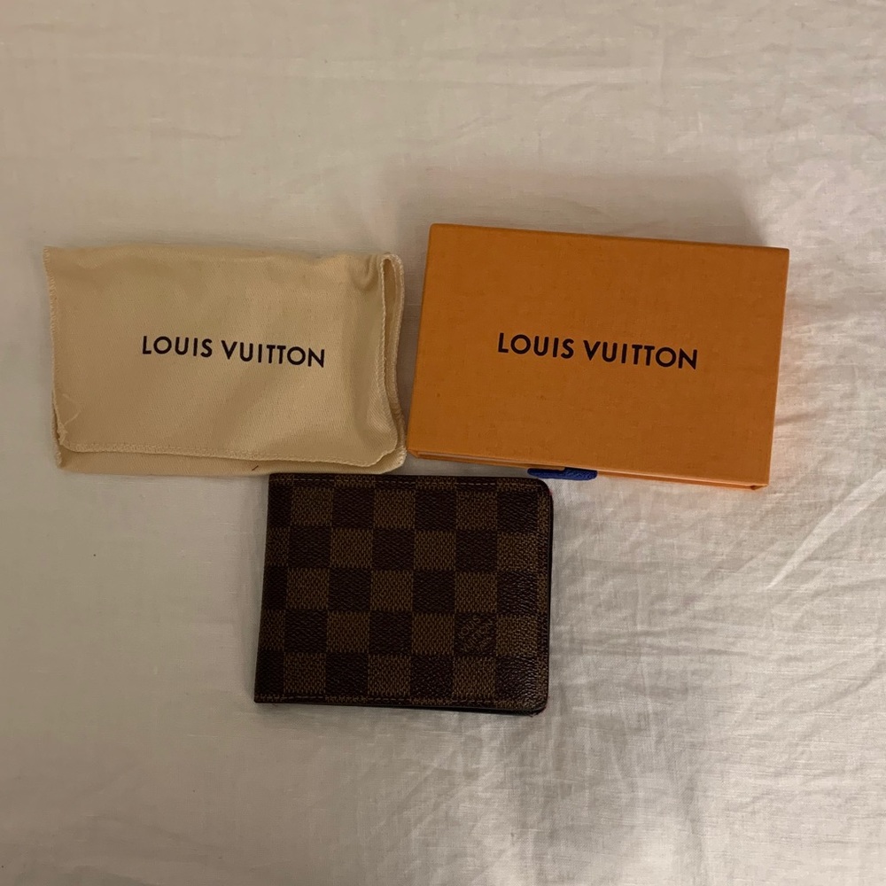 Louis Vuitton Men’s Multiple Wallet
